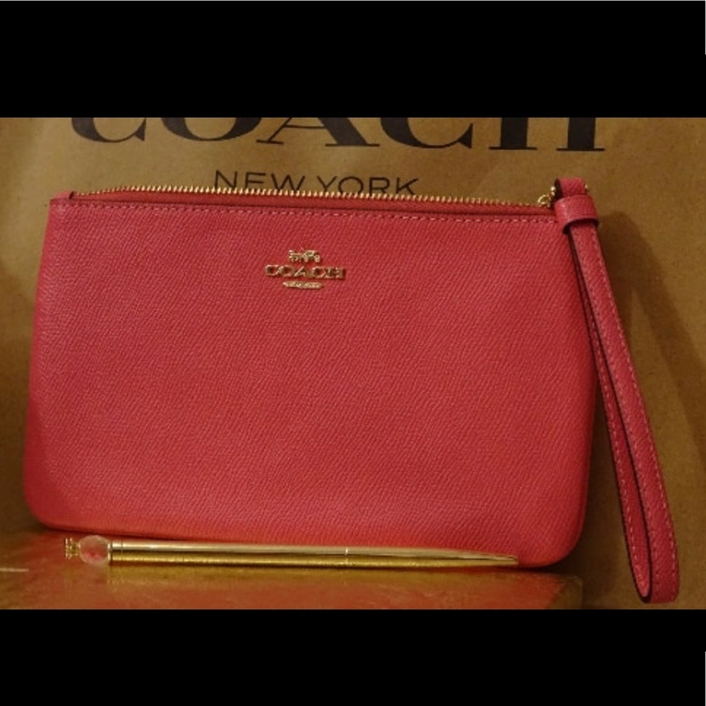 COACH PINK Wristlet